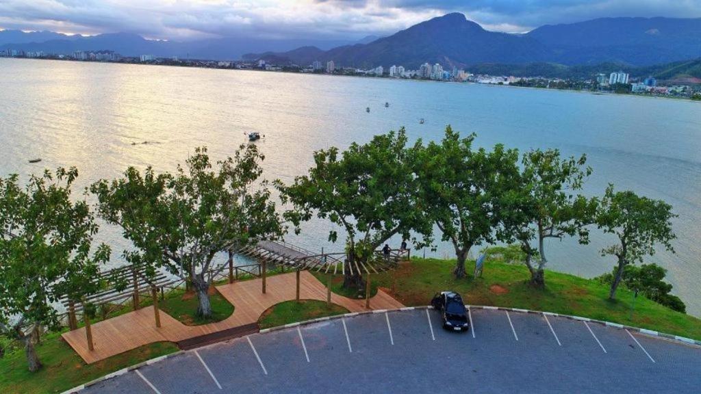 Apto Lindo 2 Dor Piscina Ar Internet 101 A Caraguatatuba Buitenkant foto